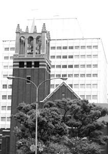 2004年に再建された神戸栄光教会